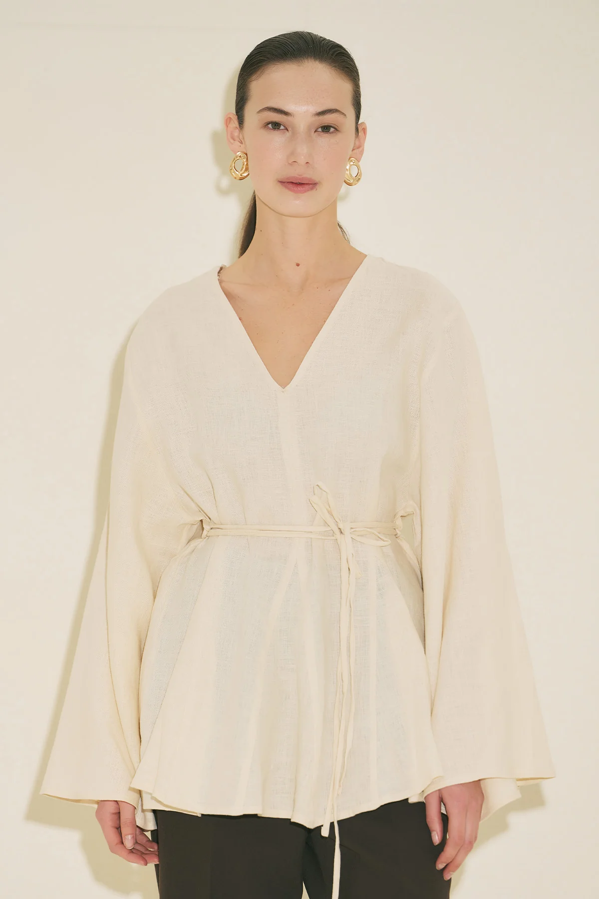 100% Linen Voluminous Tunic Vanilla - Image 5