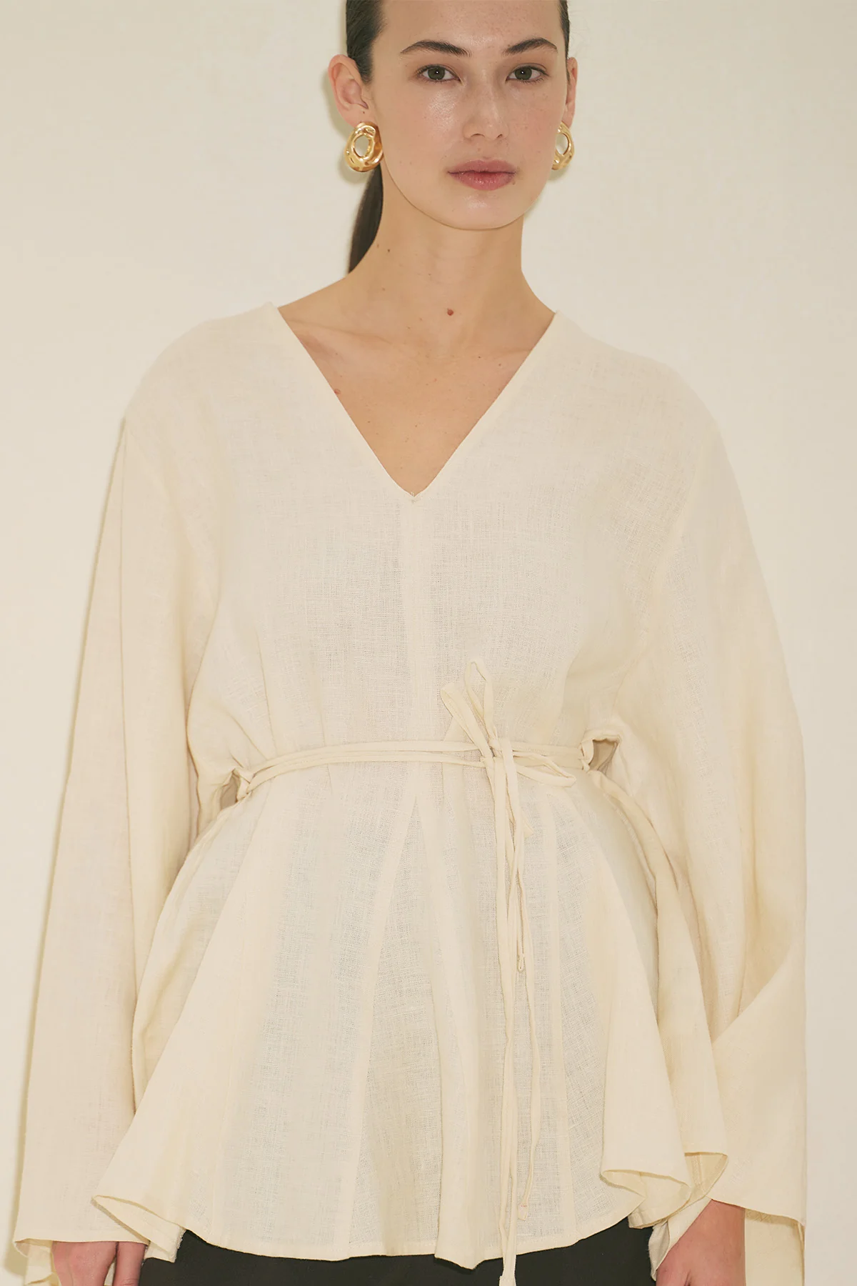 100% Linen Voluminous Tunic Vanilla - Image 6