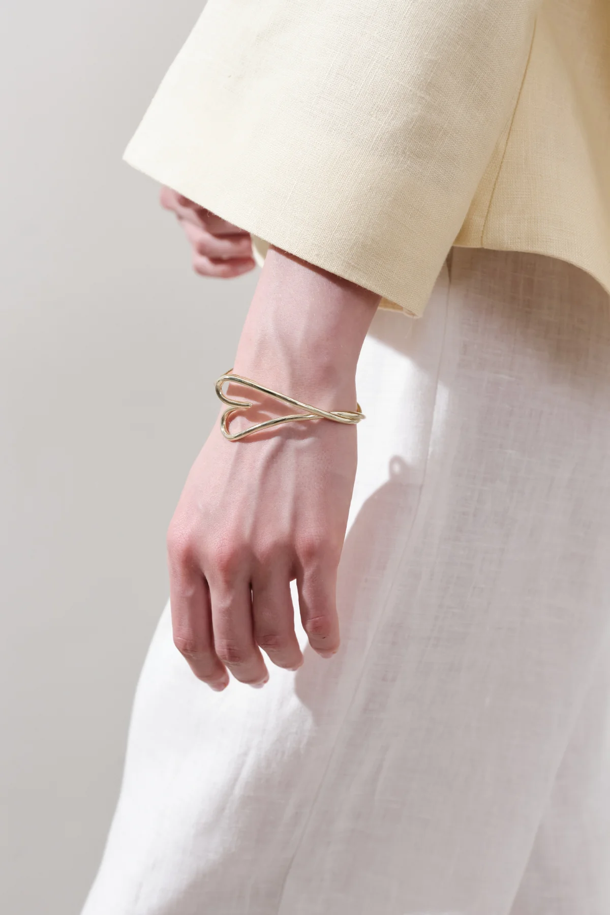 Adjustable Bracelet With Heart Detail Gold
