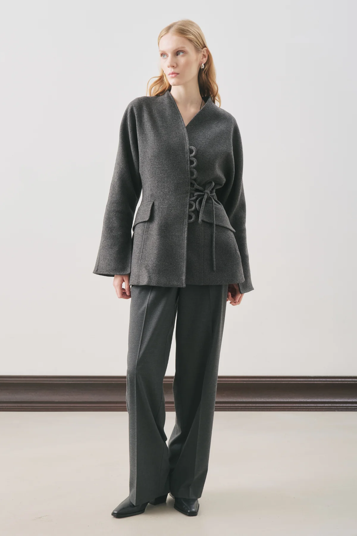 Aroa Tie-Detail Wool Coat Anthracite - Image 3
