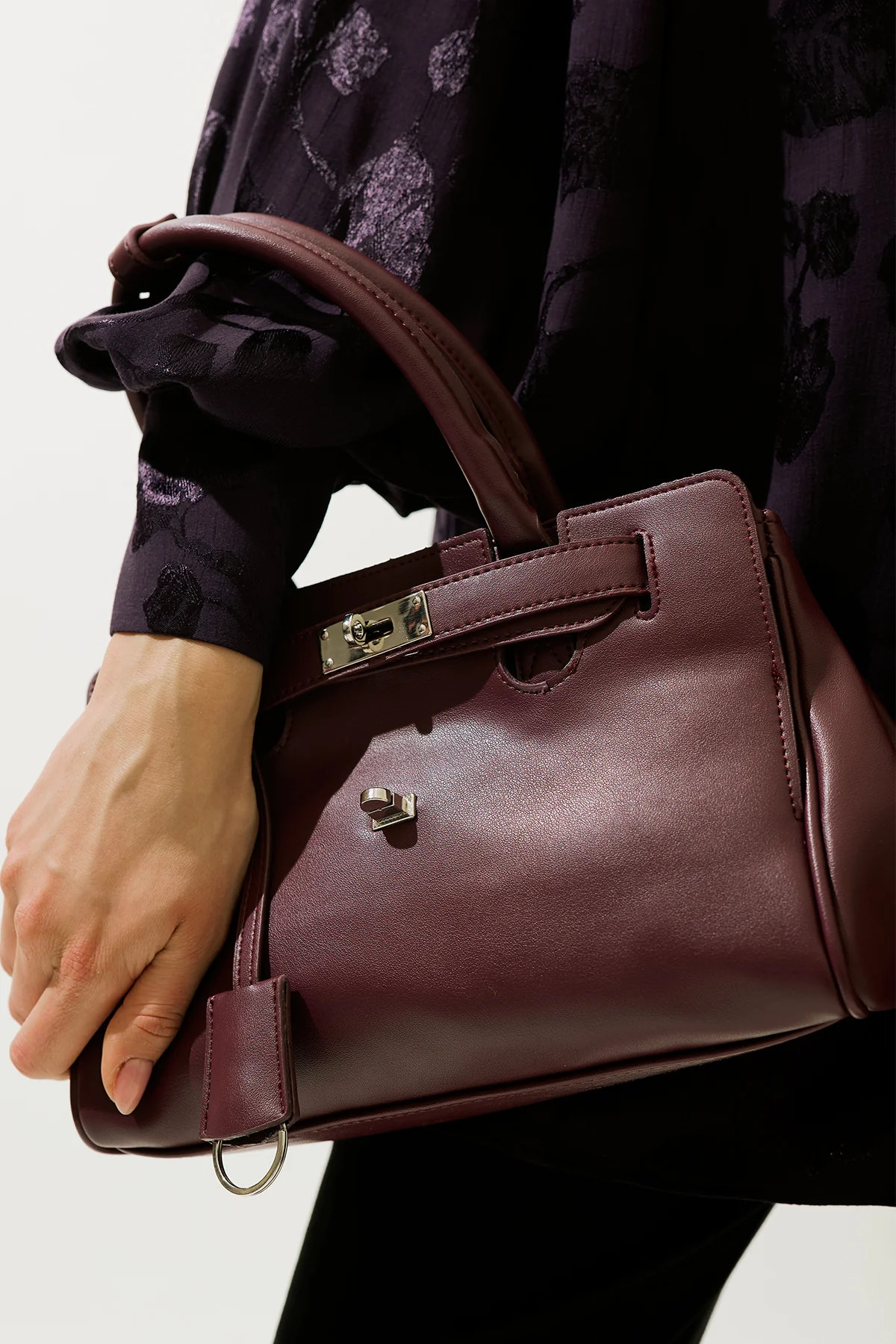 Arte Pocket Detail Shoulder Bag Cherry Red - Image 2