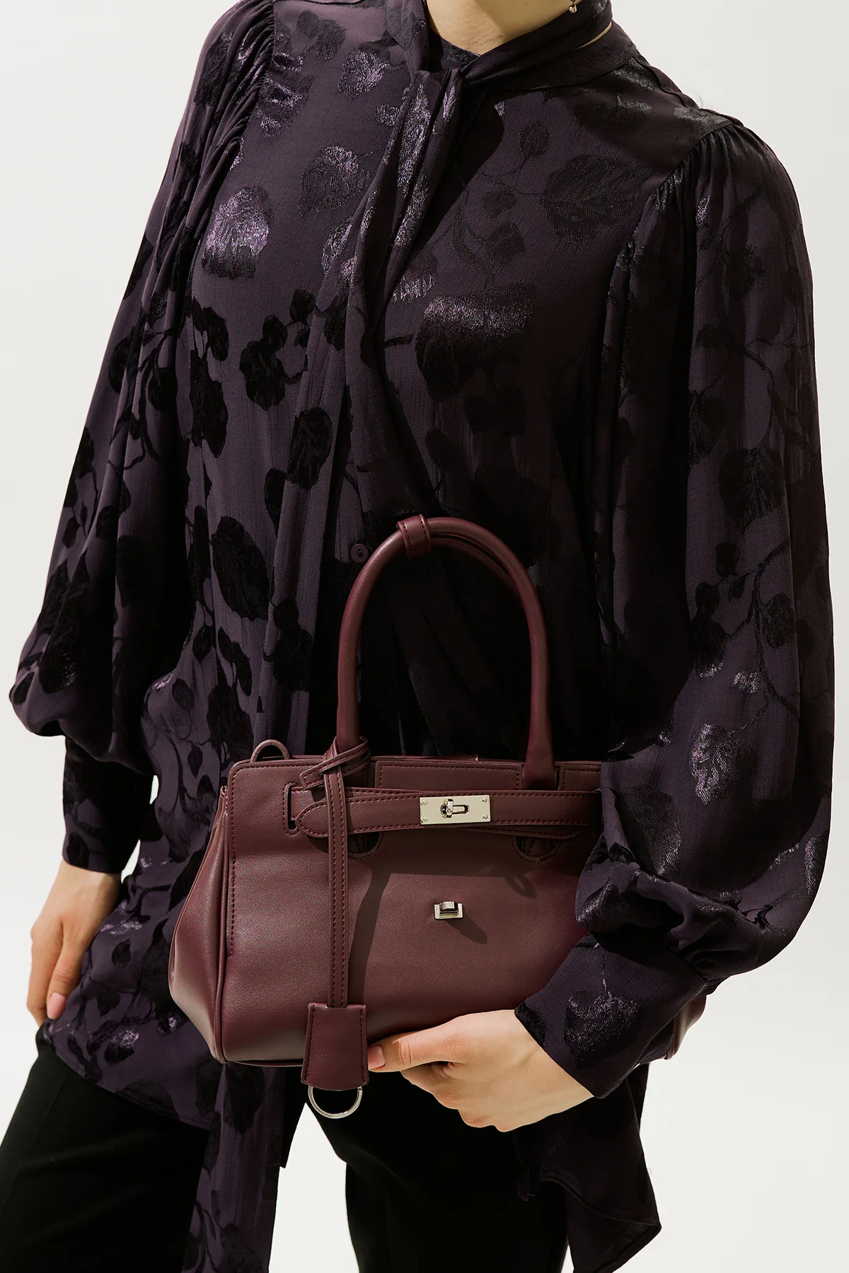 Arte Pocket Detail Shoulder Bag Cherry Red - Image 3