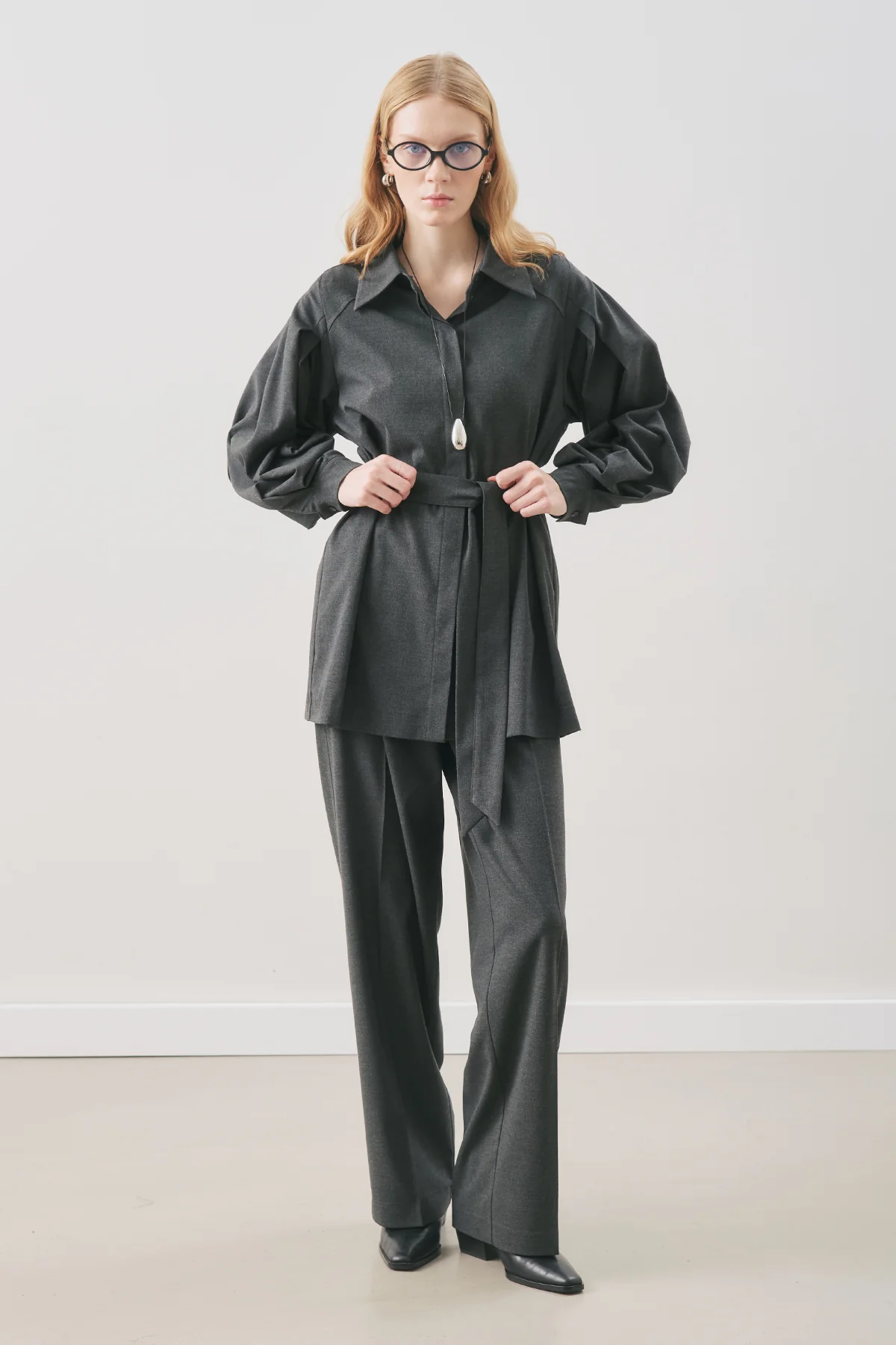 Belted Wide-Sleeve Shirt Anthracite - Image 2