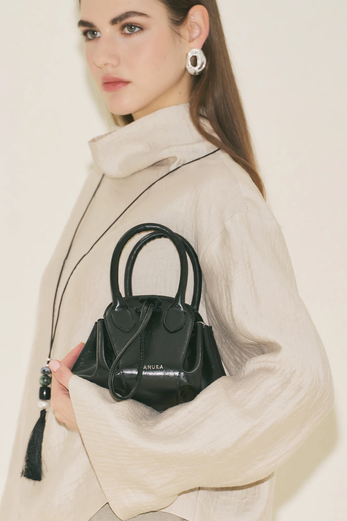 Berly Statement Bag Black - Image 3