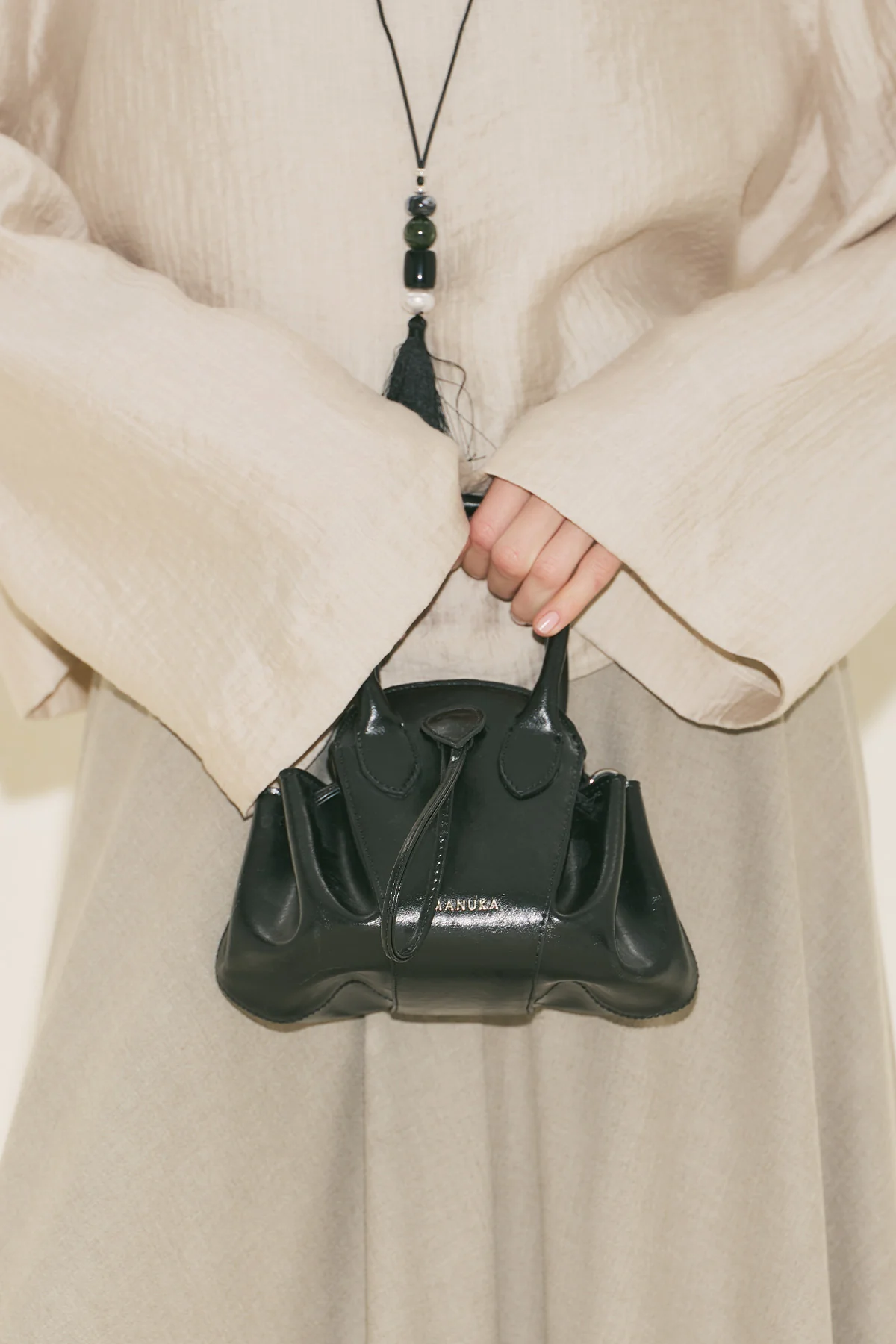 Berly Statement Bag Black - Image 4