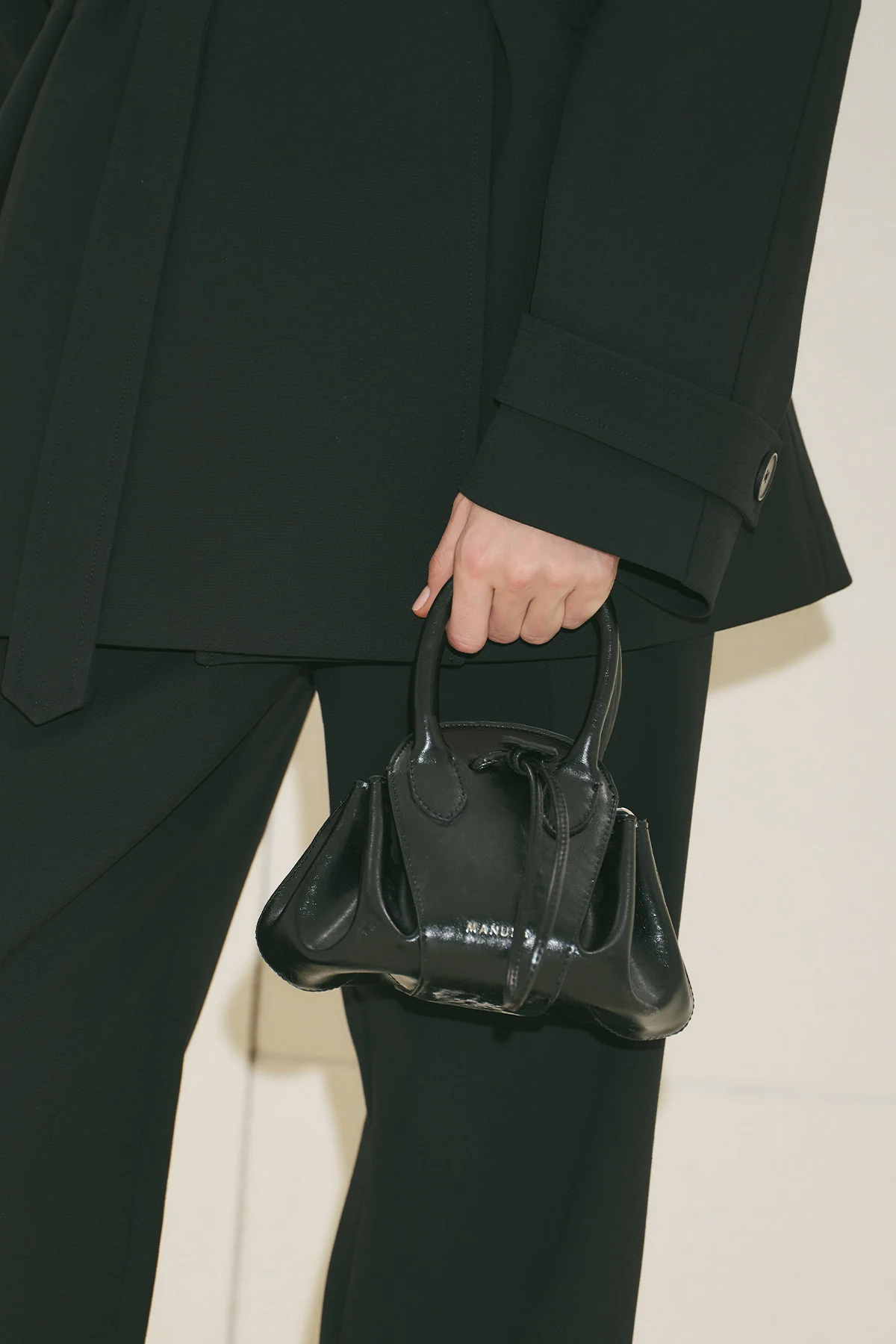 Berly Statement Bag Black - Image 8
