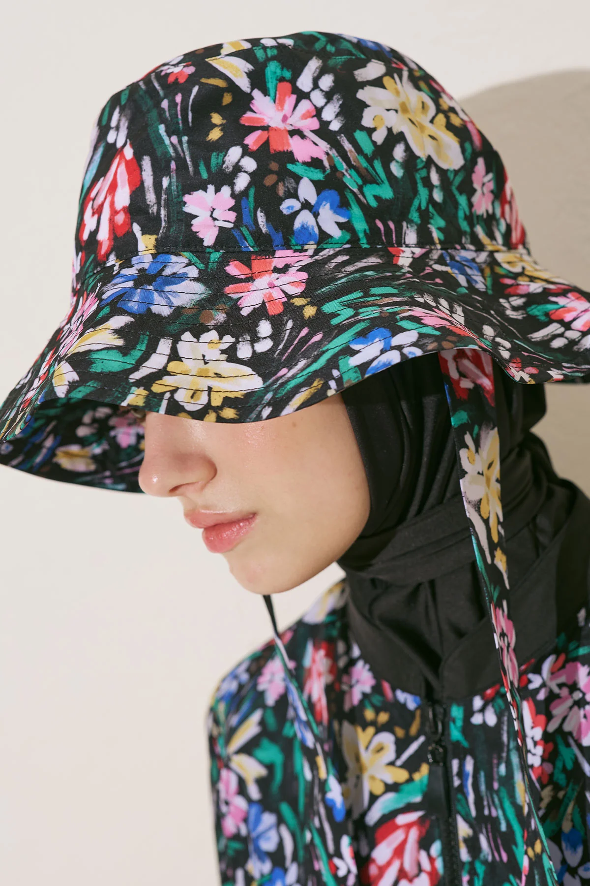 Bucket Hat With String Garden - Image 3