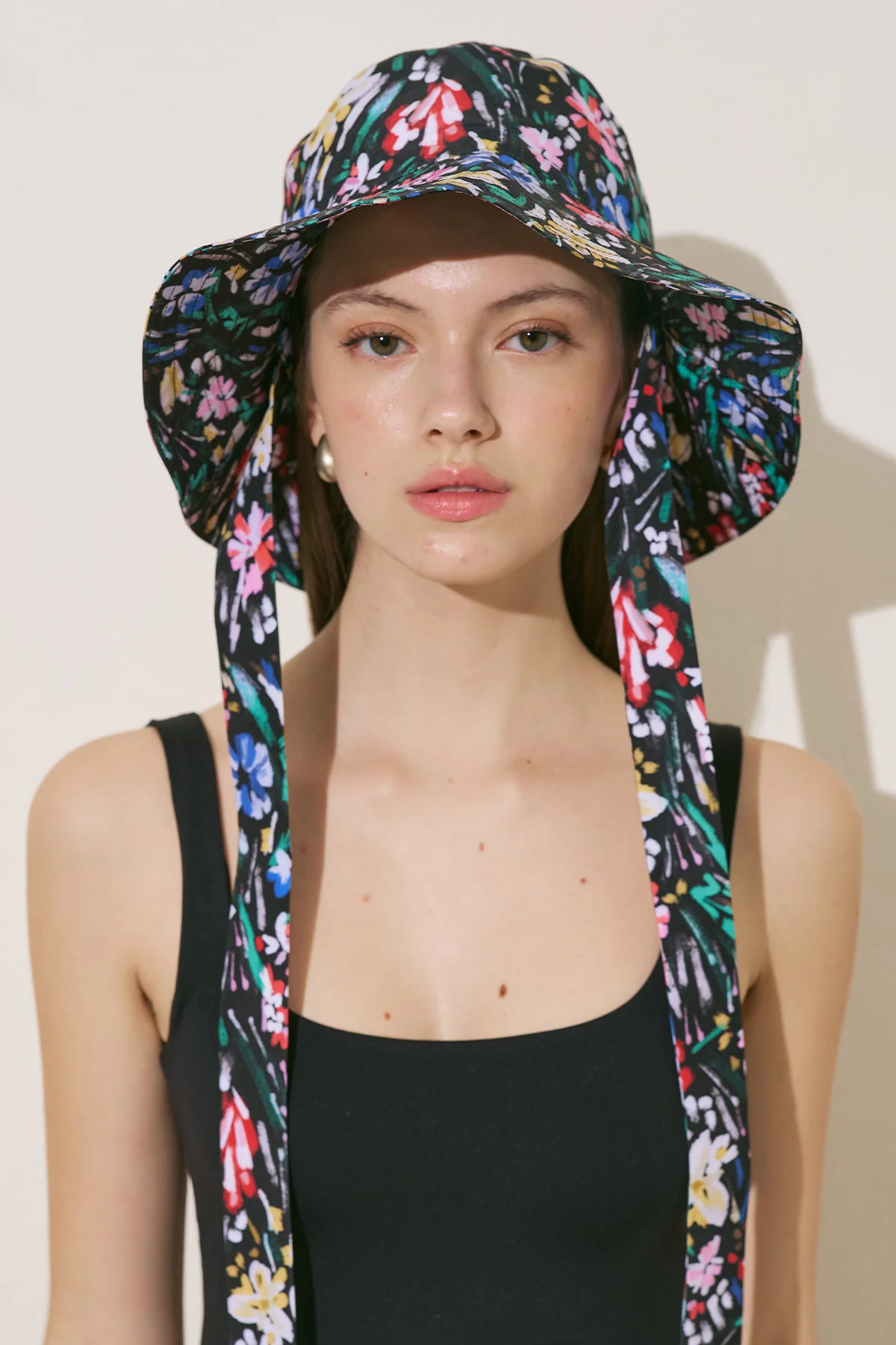 Bucket Hat With String Garden - Image 5