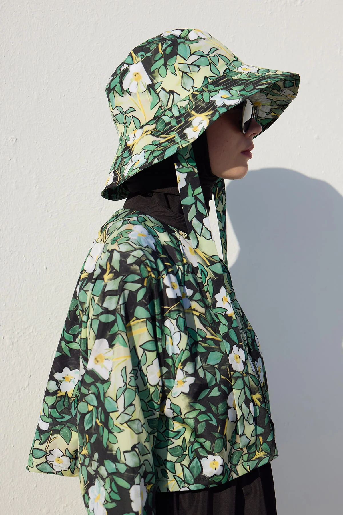 Bucket Hat With String Leaf - Image 3