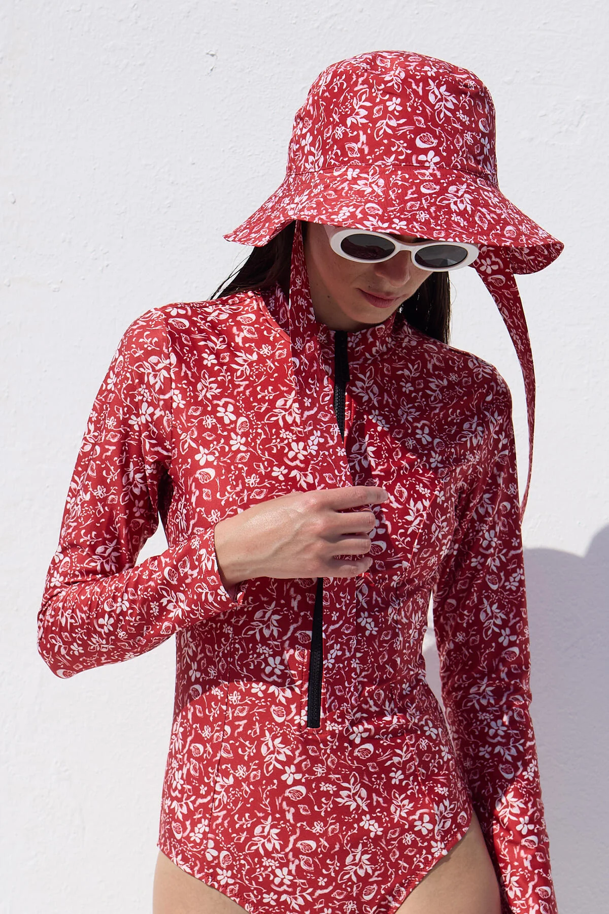 Bucket Hat With String Red Shell - Image 3