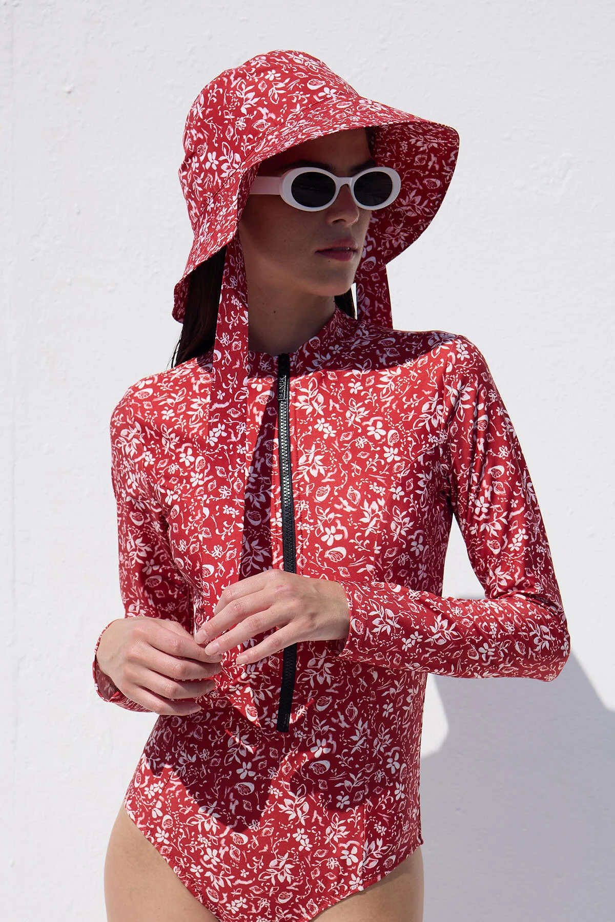 Bucket Hat With String Red Shell - Image 4