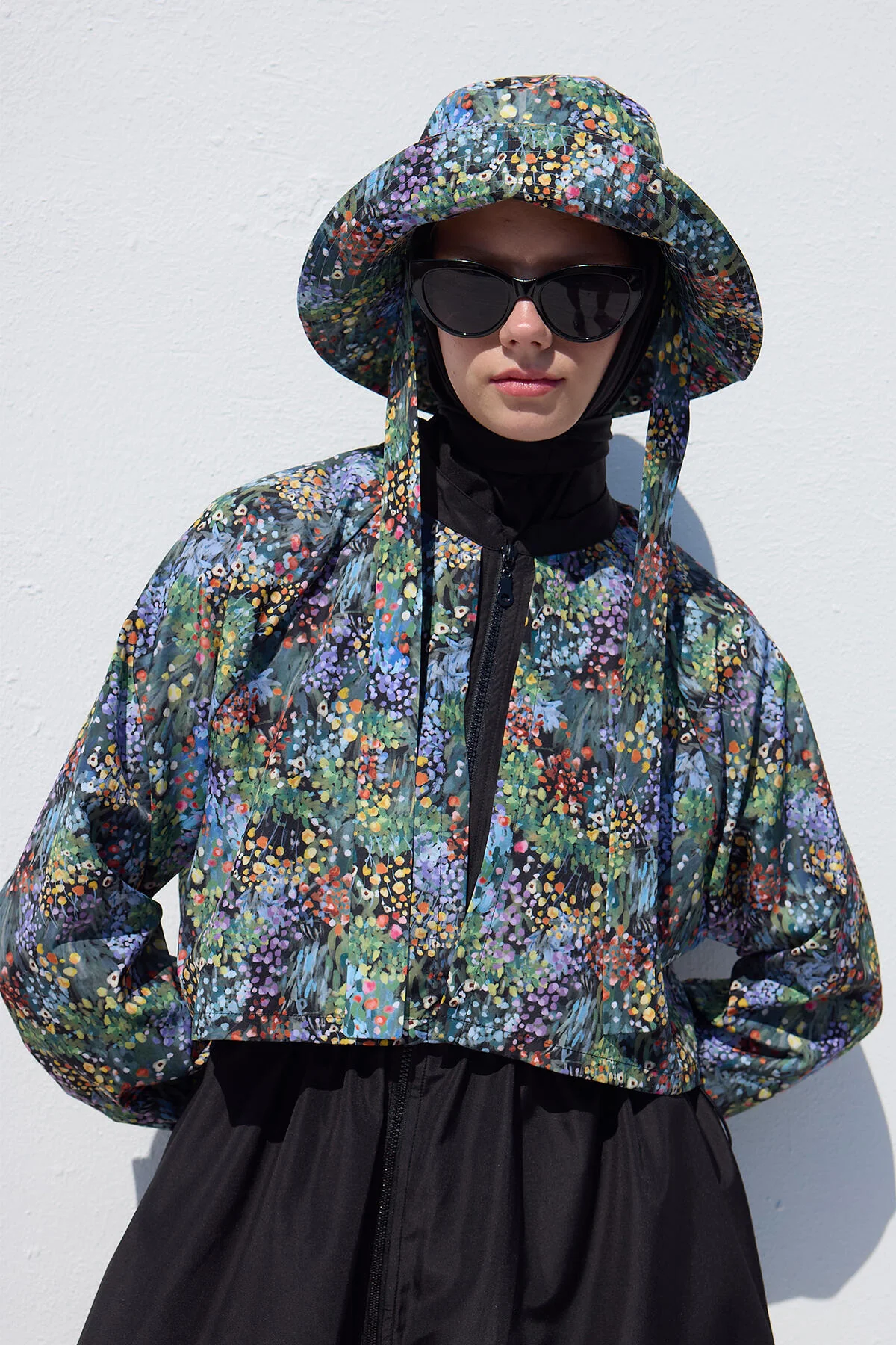 Bucket Hat With String Tiny Flower - Image 4