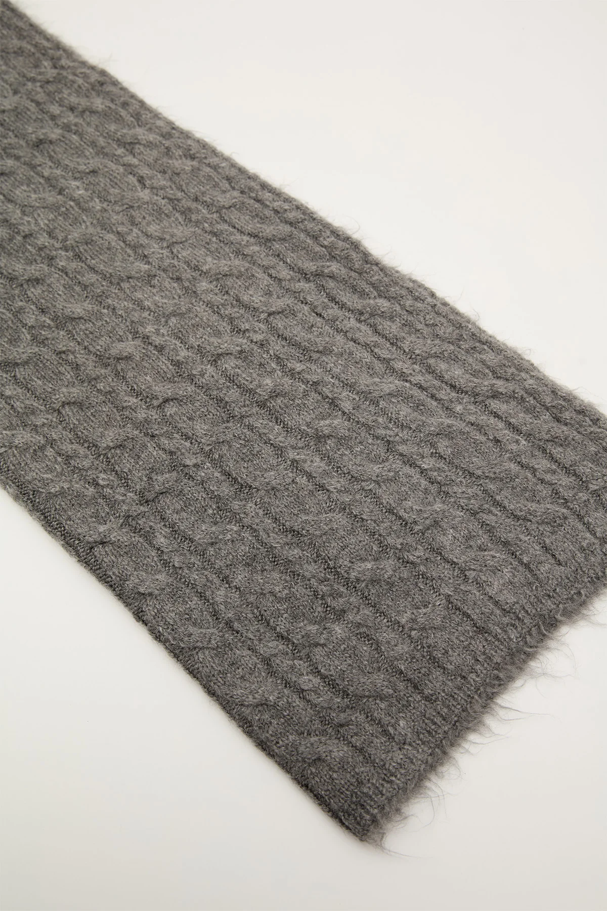 Cable-Knit Scarf Anthracite - Image 6