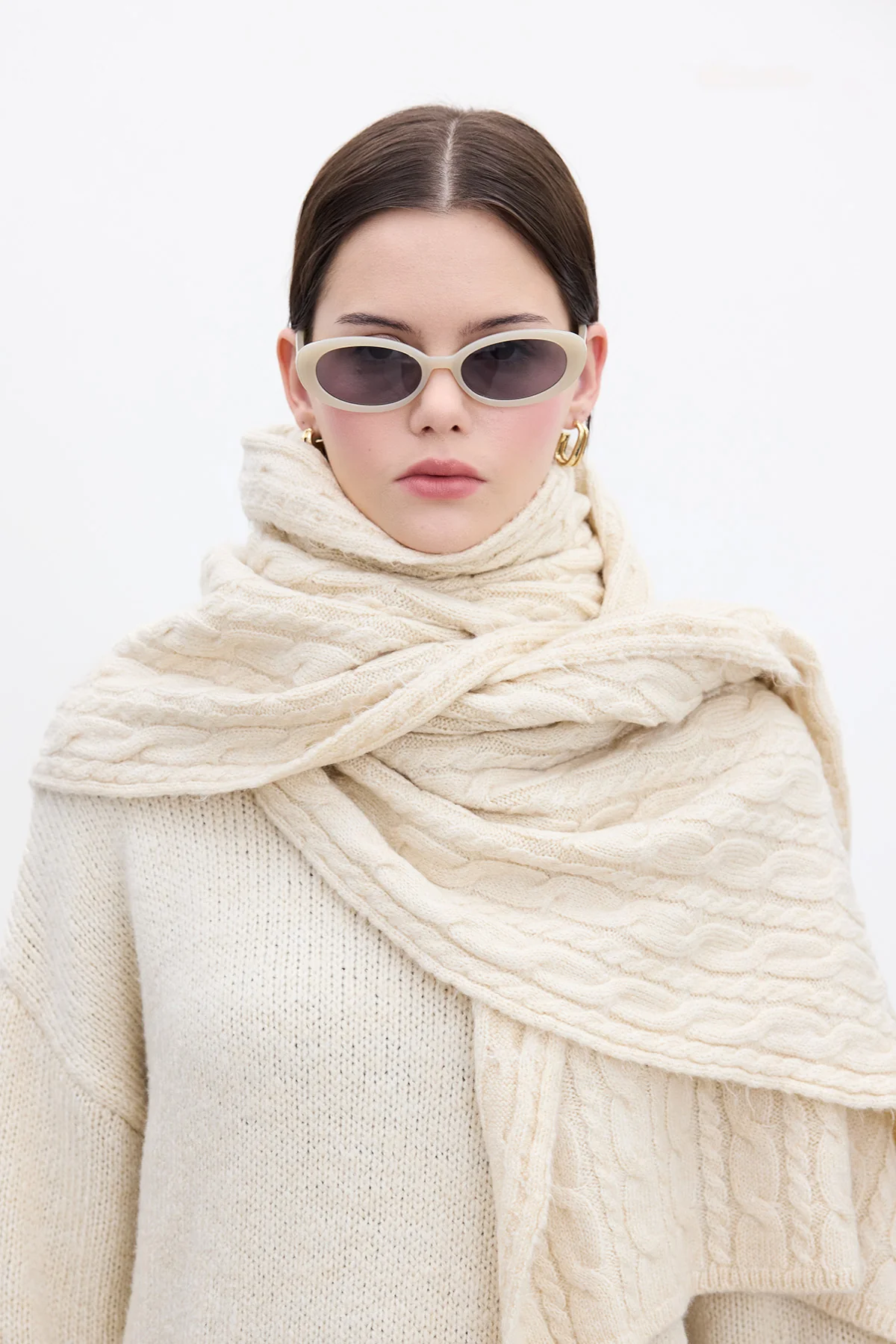 Cable-Knit Scarf Beige - Image 6