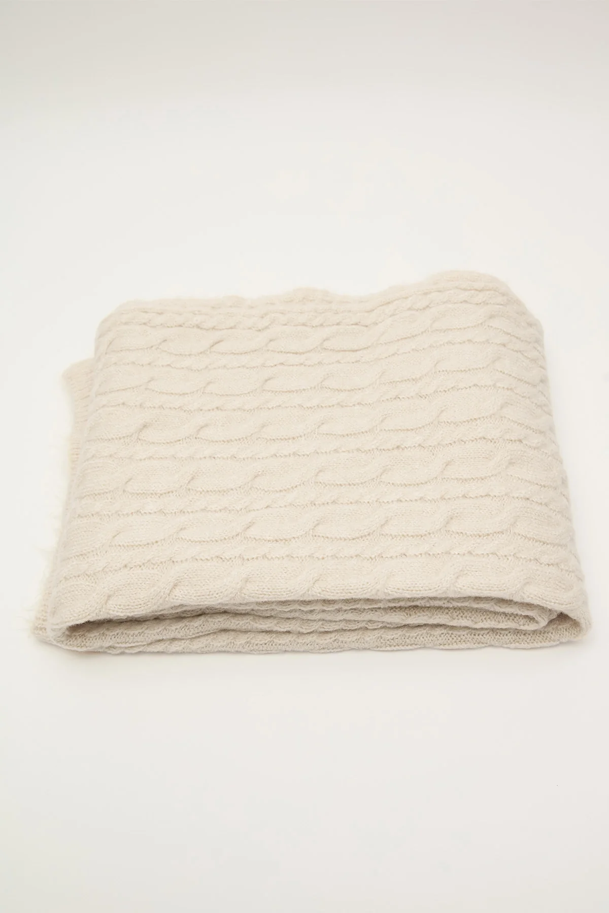 Cable-Knit Scarf Beige - Image 7