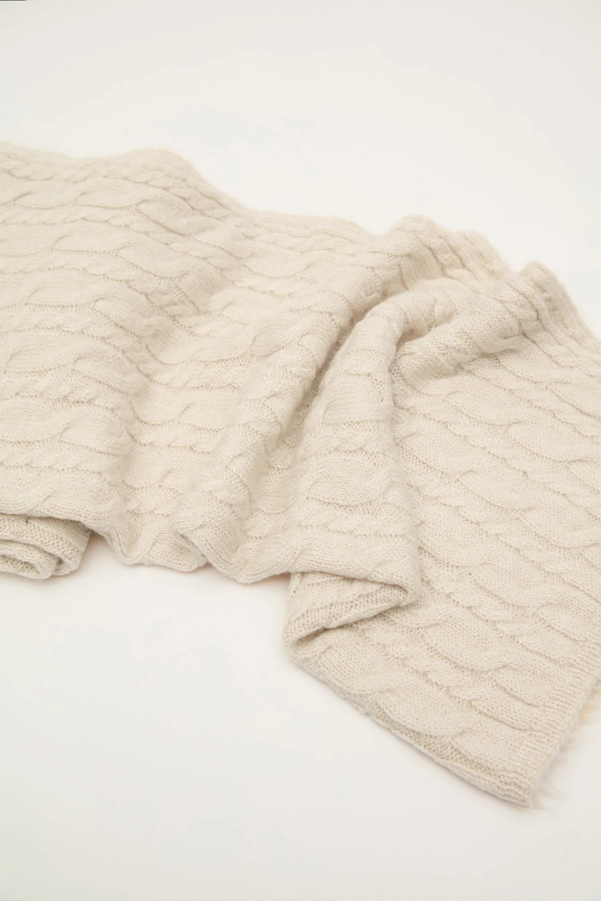 Cable-Knit Scarf Beige - Image 8