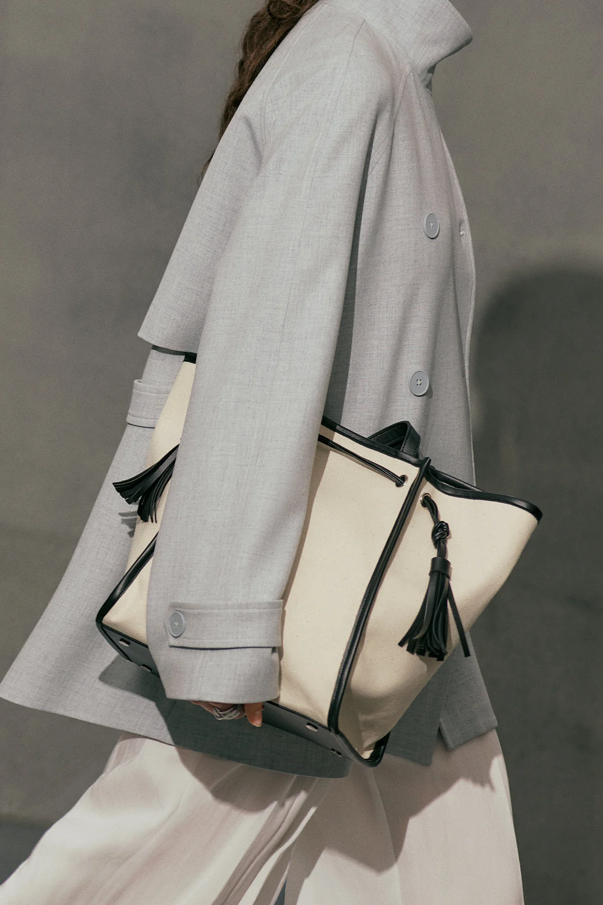 Canvas City Bag With Tassel Detail Black