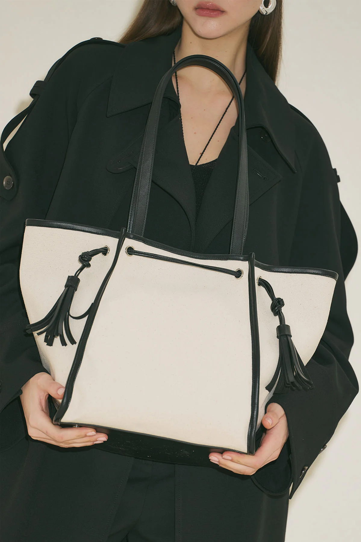 Canvas City Bag With Tassel Detail Black - Image 2