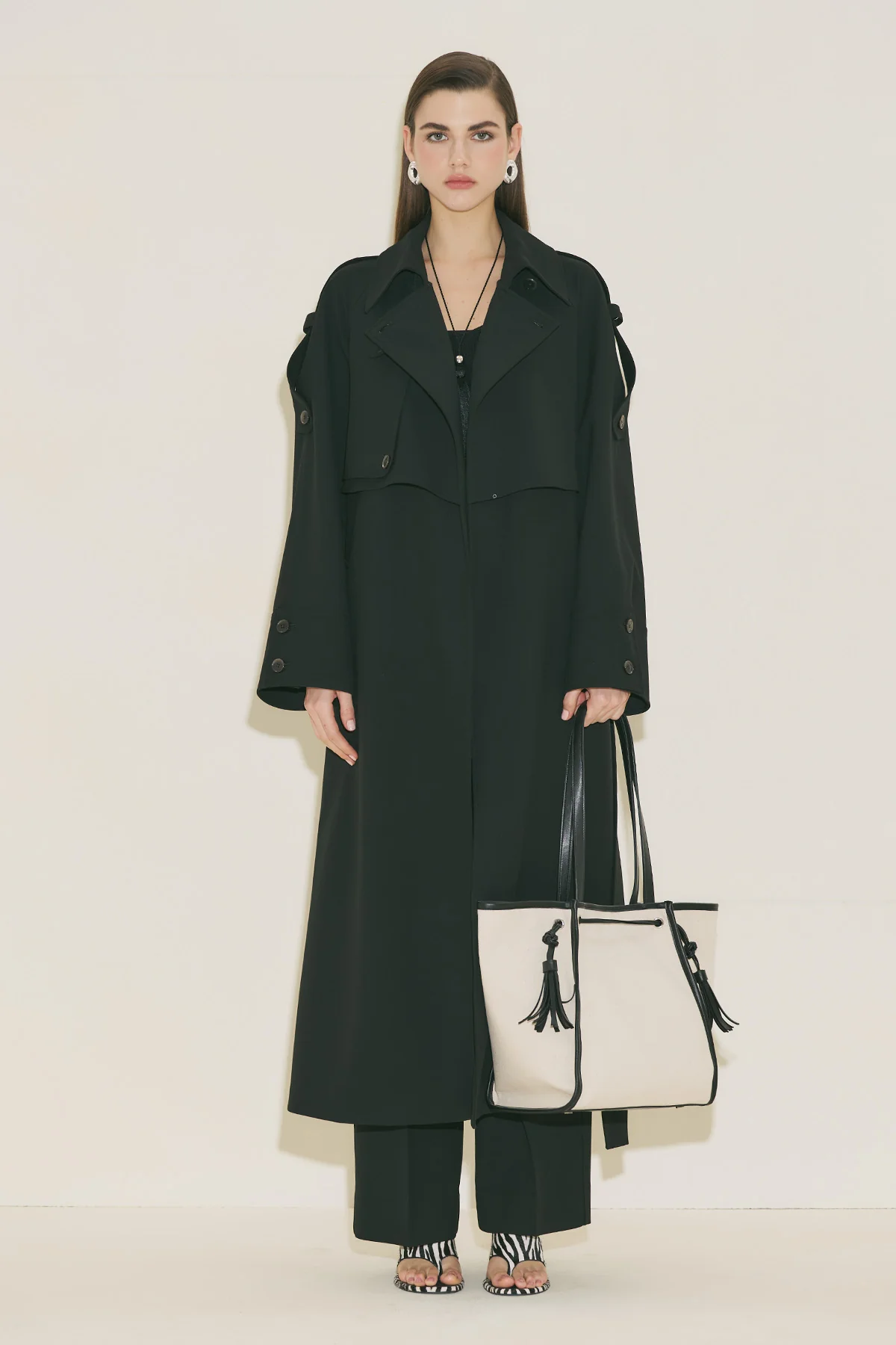 Canvas City Bag With Tassel Detail Black - Image 4