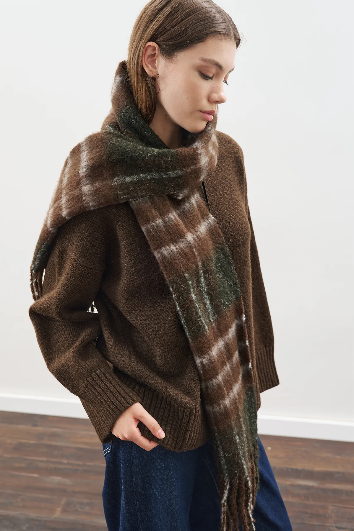 Checked Pattern Scarf Grey - Image 4