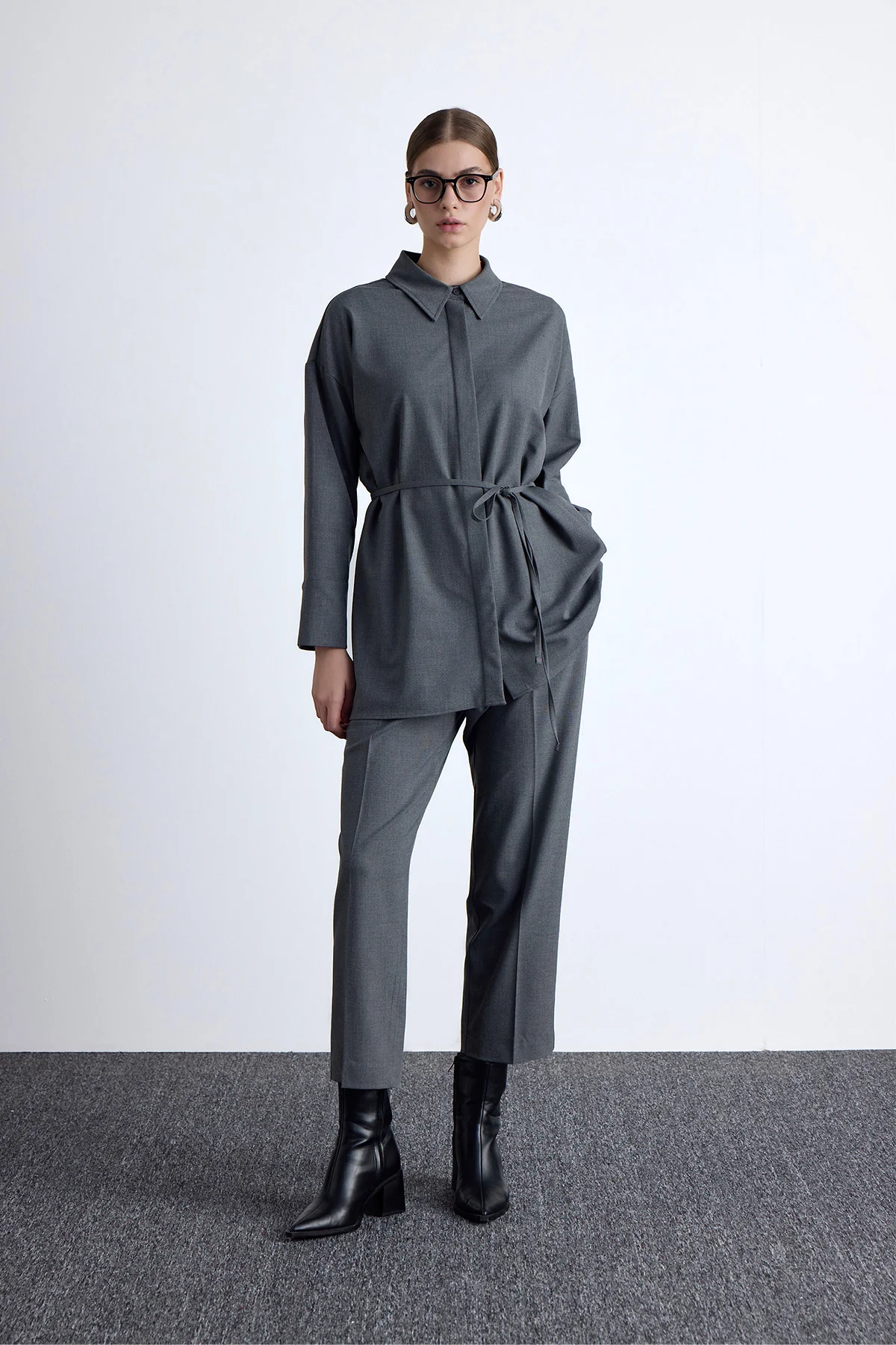 Classic Pleated Pants Grey - Image 2