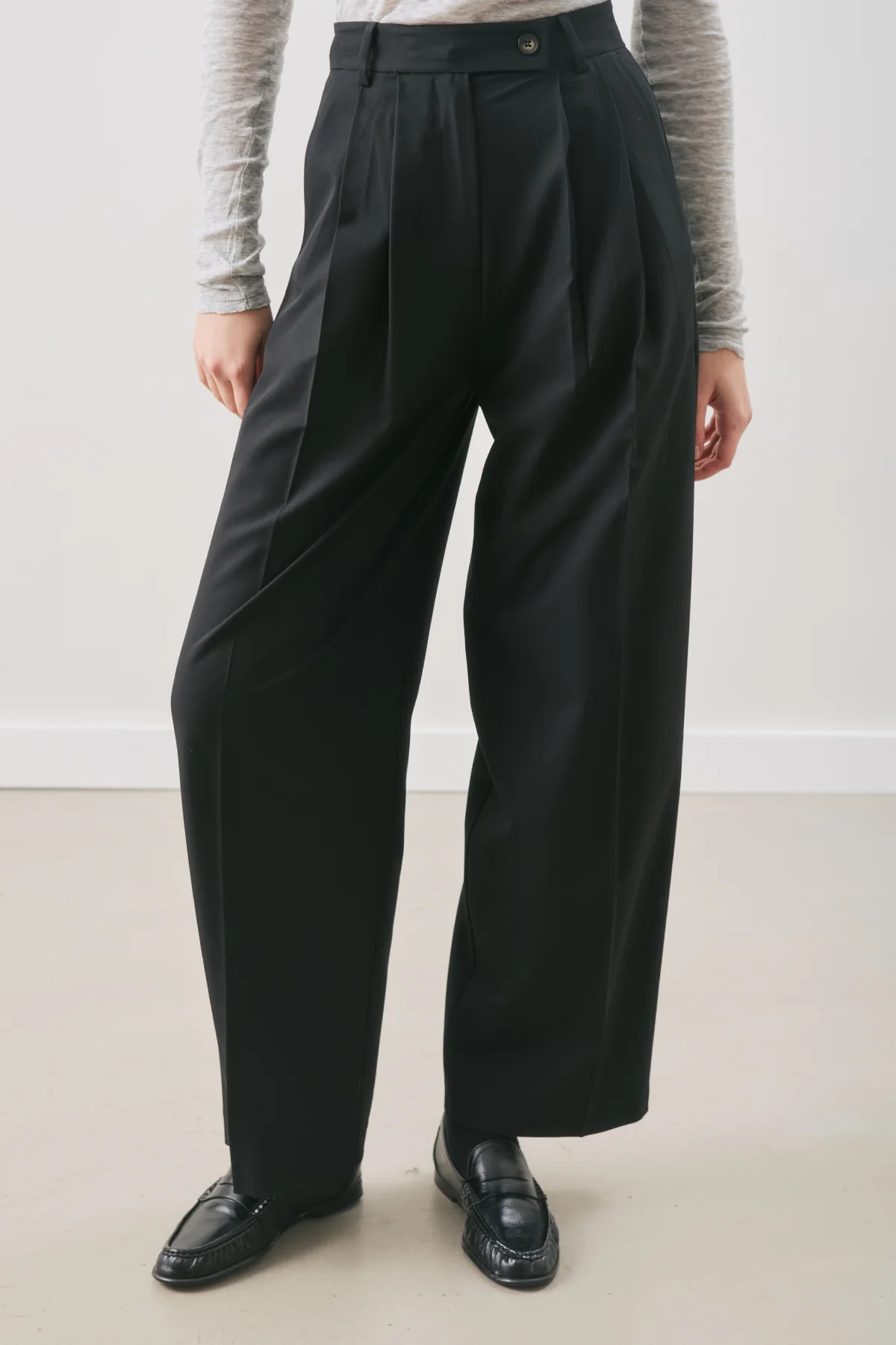 Classic Pleated Trousers Black - Image 5
