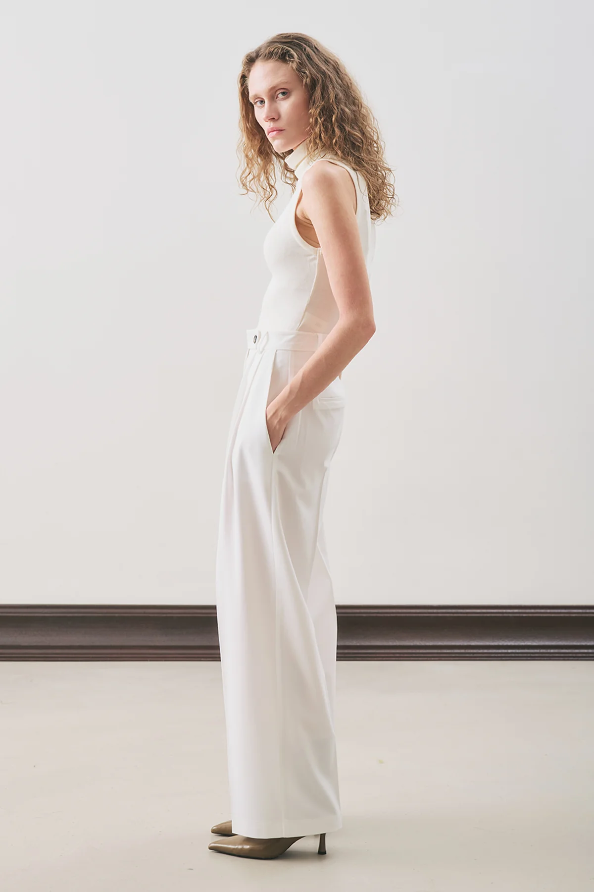 Classic Pleated Trousers Ecru - Image 5
