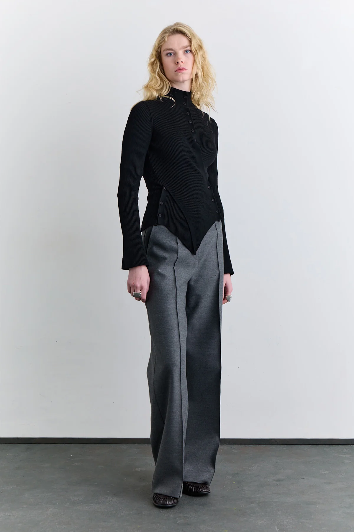 Classic Pleated Trousers Grey - Image 2