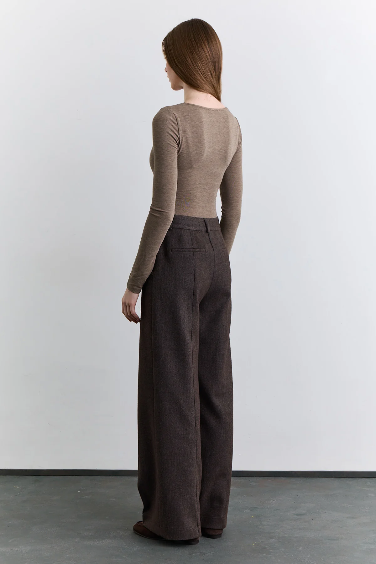 Classic Pleated Trousers Mink - Image 14