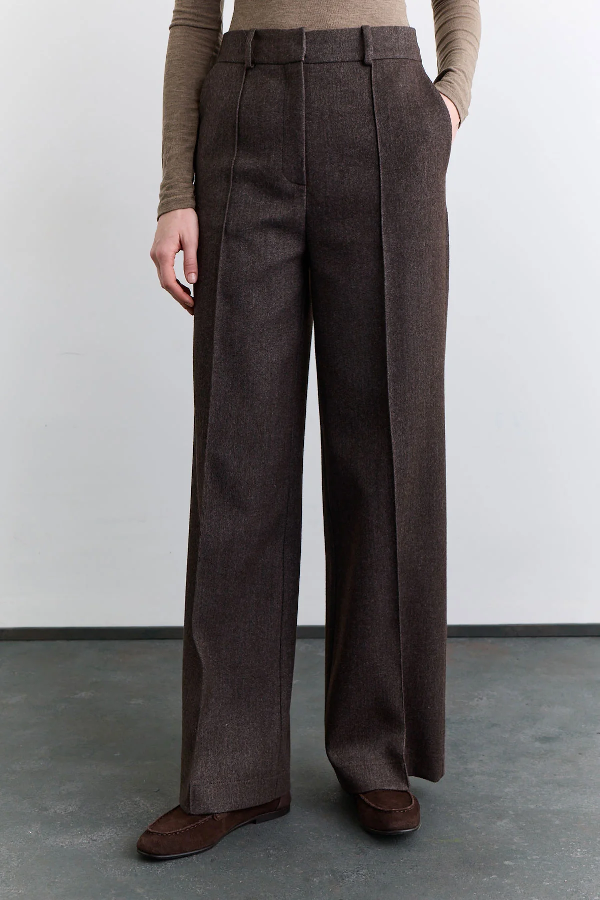 Classic Pleated Trousers Mink - Image 7