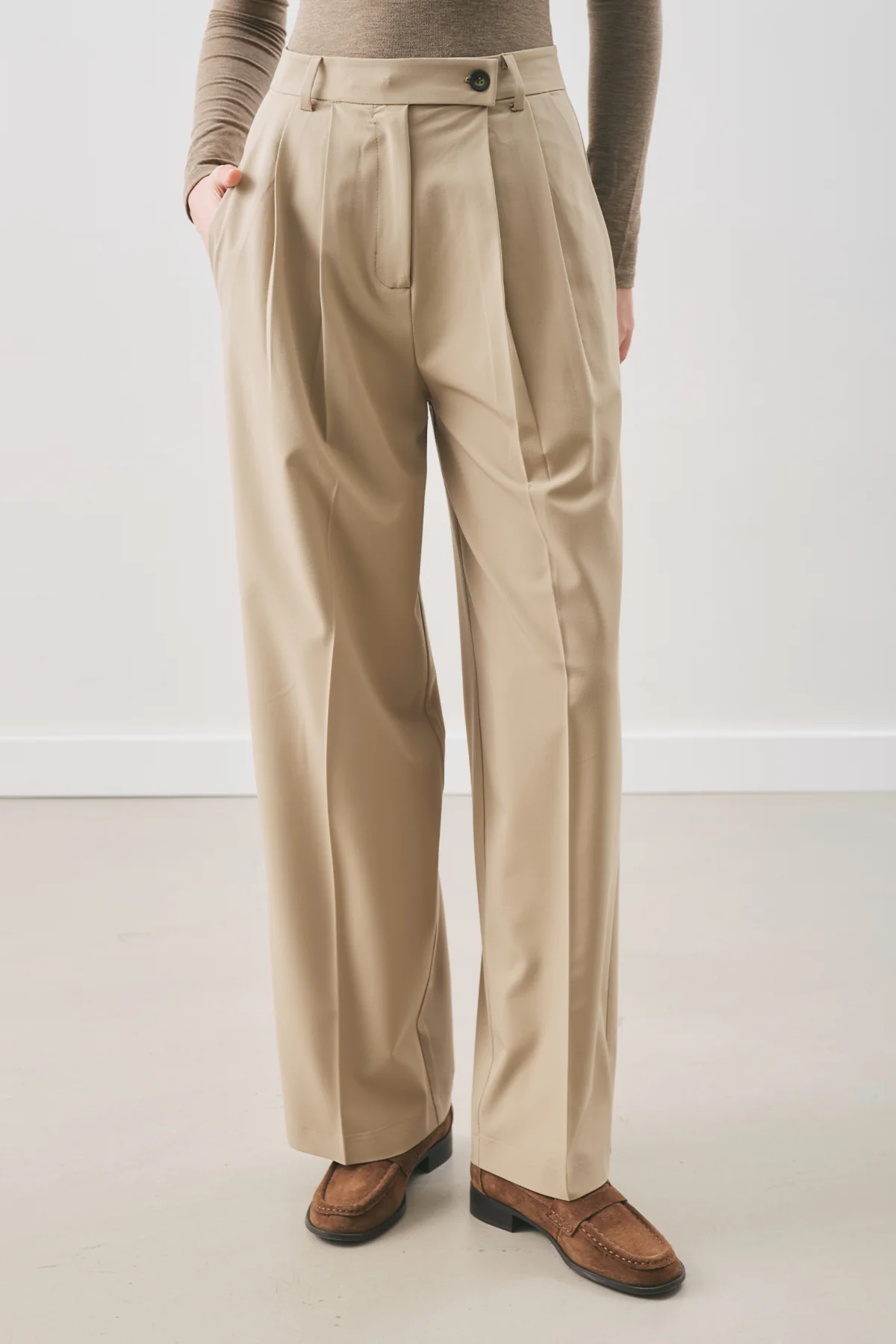 Classic Pleated Trousers Pistachio - Image 6
