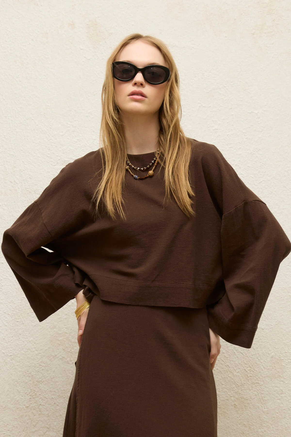 Cotton Wide-Sleeve Crop Blouse Dark Brown - Image 3