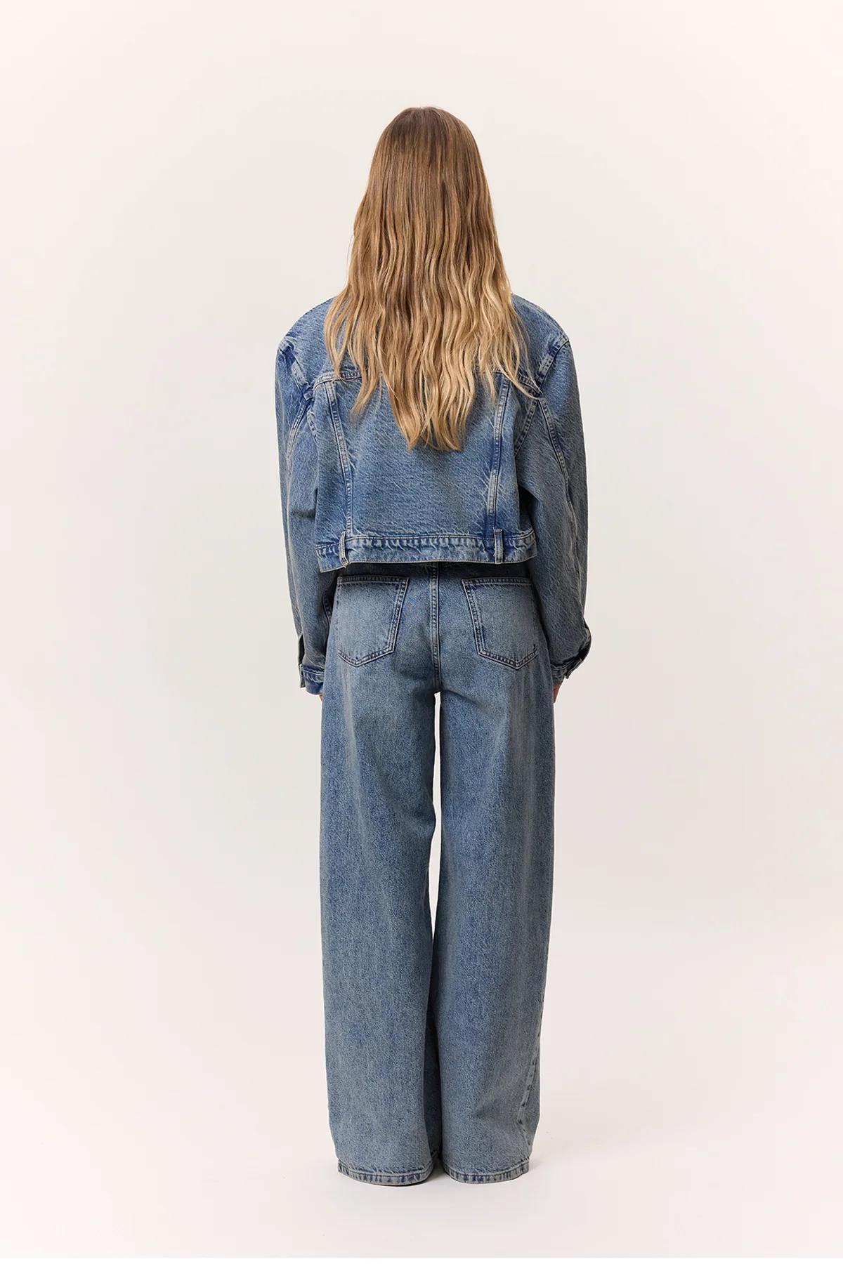 Cropped Denim Jacket With Pockets Dark Blue - Image 4