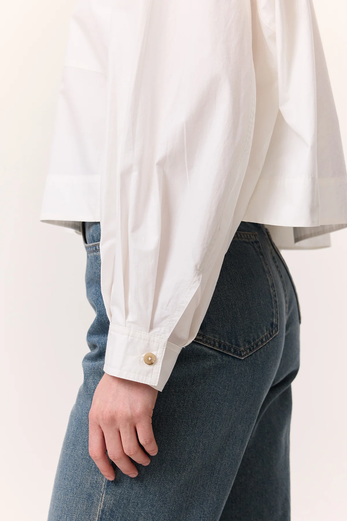 Cropped Shirt With Large Pockets Ecru - Image 3