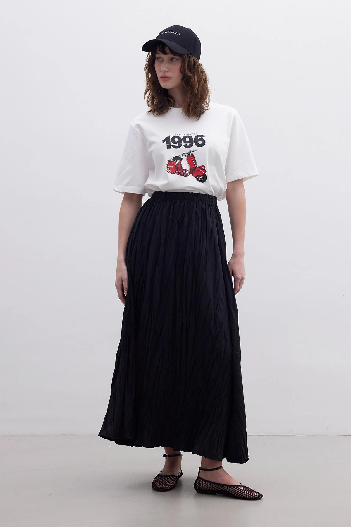 Crush Effect Long Flared Skirt Black - Image 5