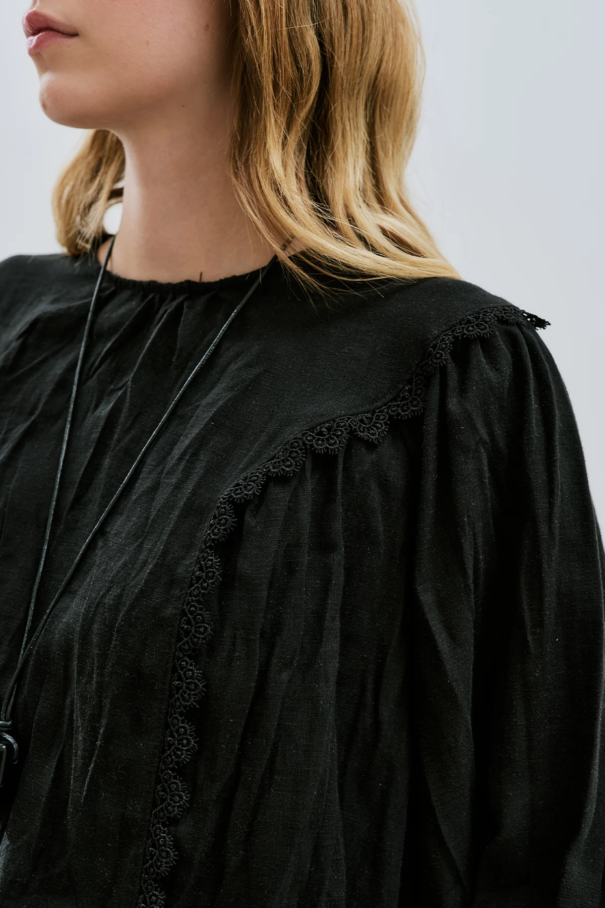 Crushed Linen Blouse Black - Image 4