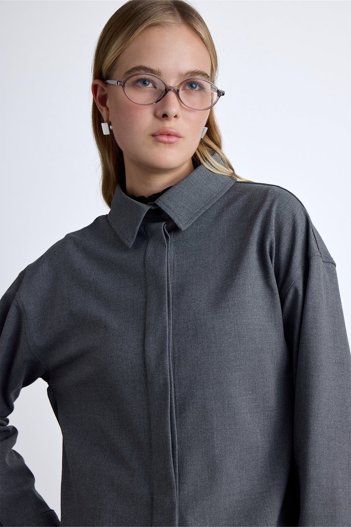 Draped Crop Shirt Grey - Image 4