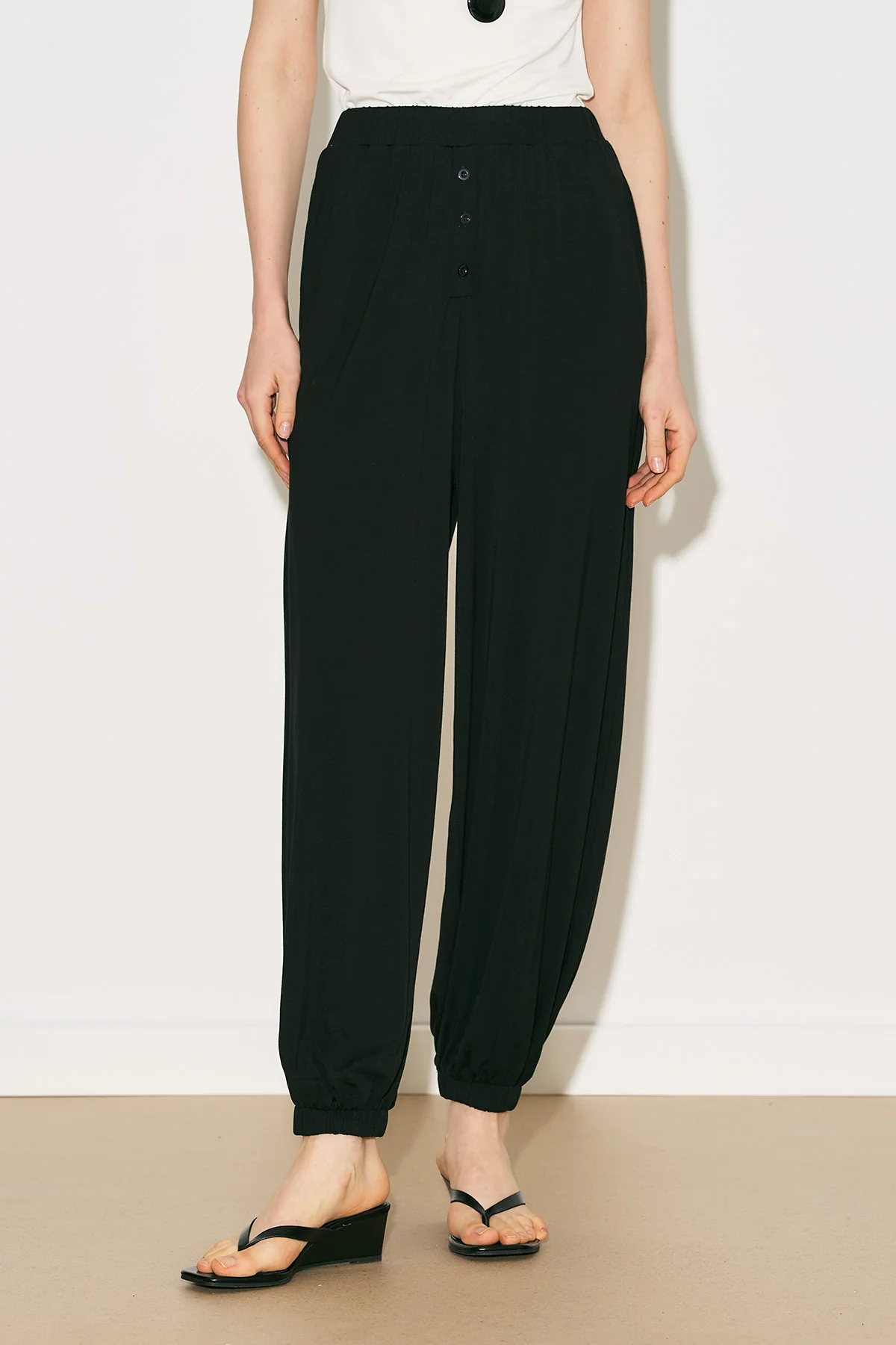 Easy Harem Trousers Black - Image 5