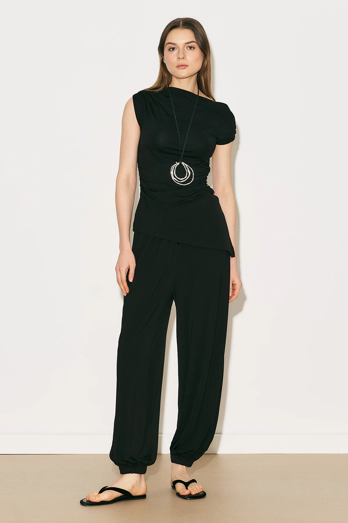 Easy Sleeveless Ruched Blouse Black - Image 2