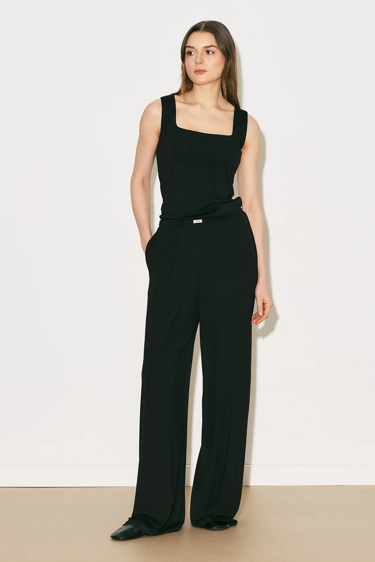 Easy Sleeveless Square Neck Blouse Black - Image 2