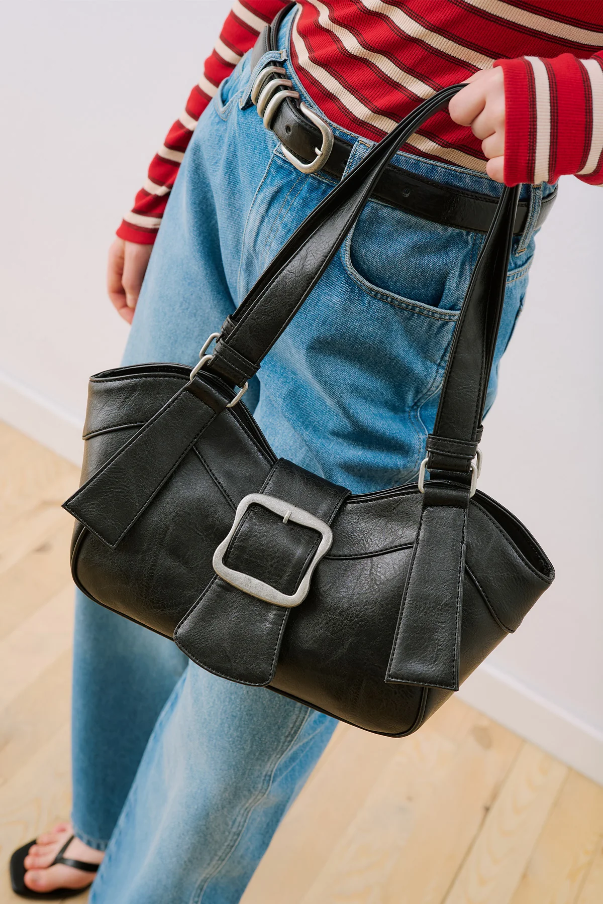 Elena Bag With Statement Buckle Black - Image 4