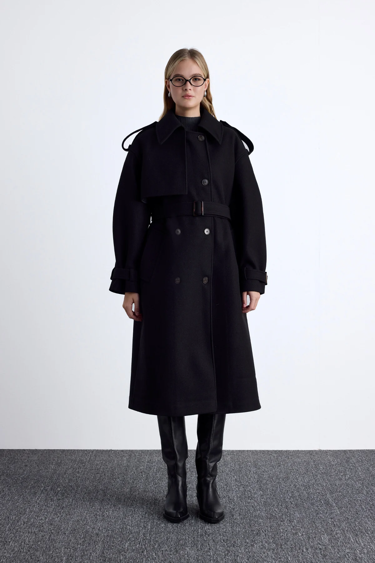 Epaulet Cachet Coat Black - Image 2