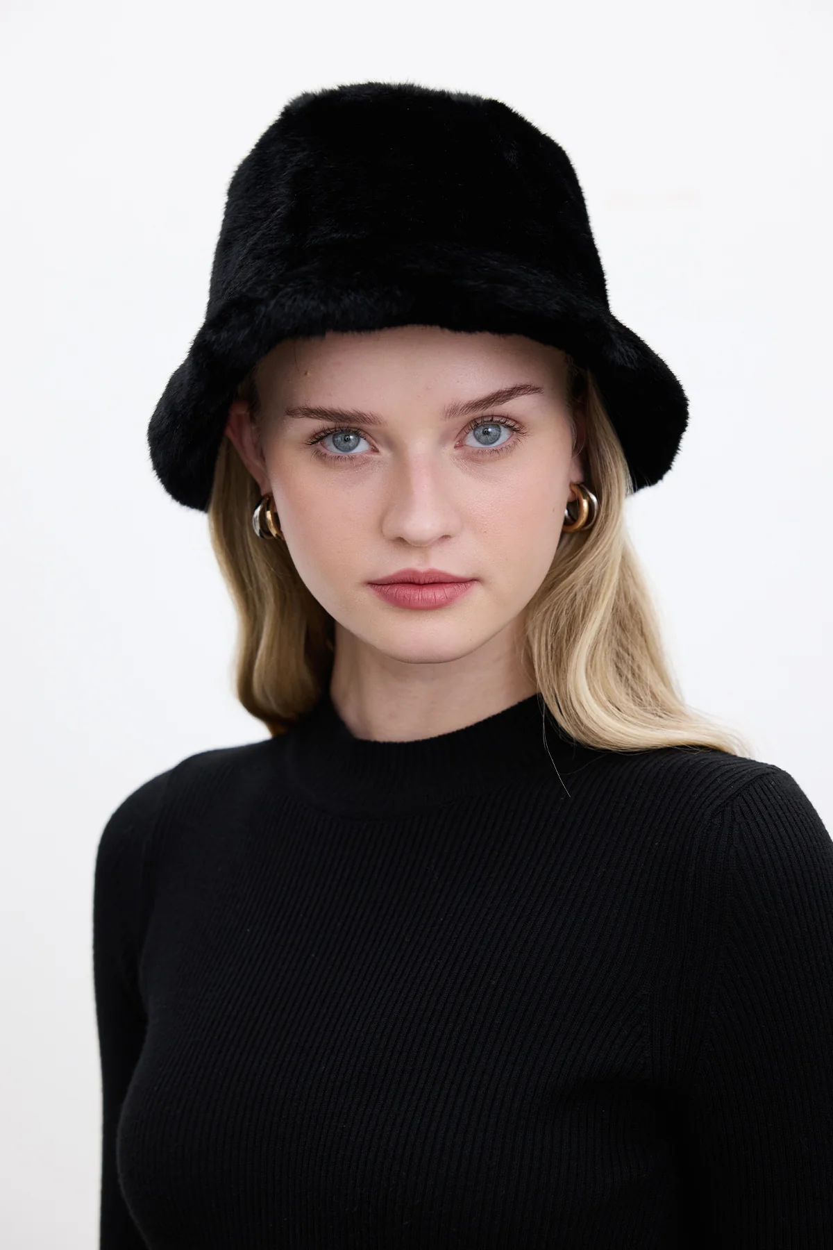 Faux Fur Bucket Hat Black - Image 3