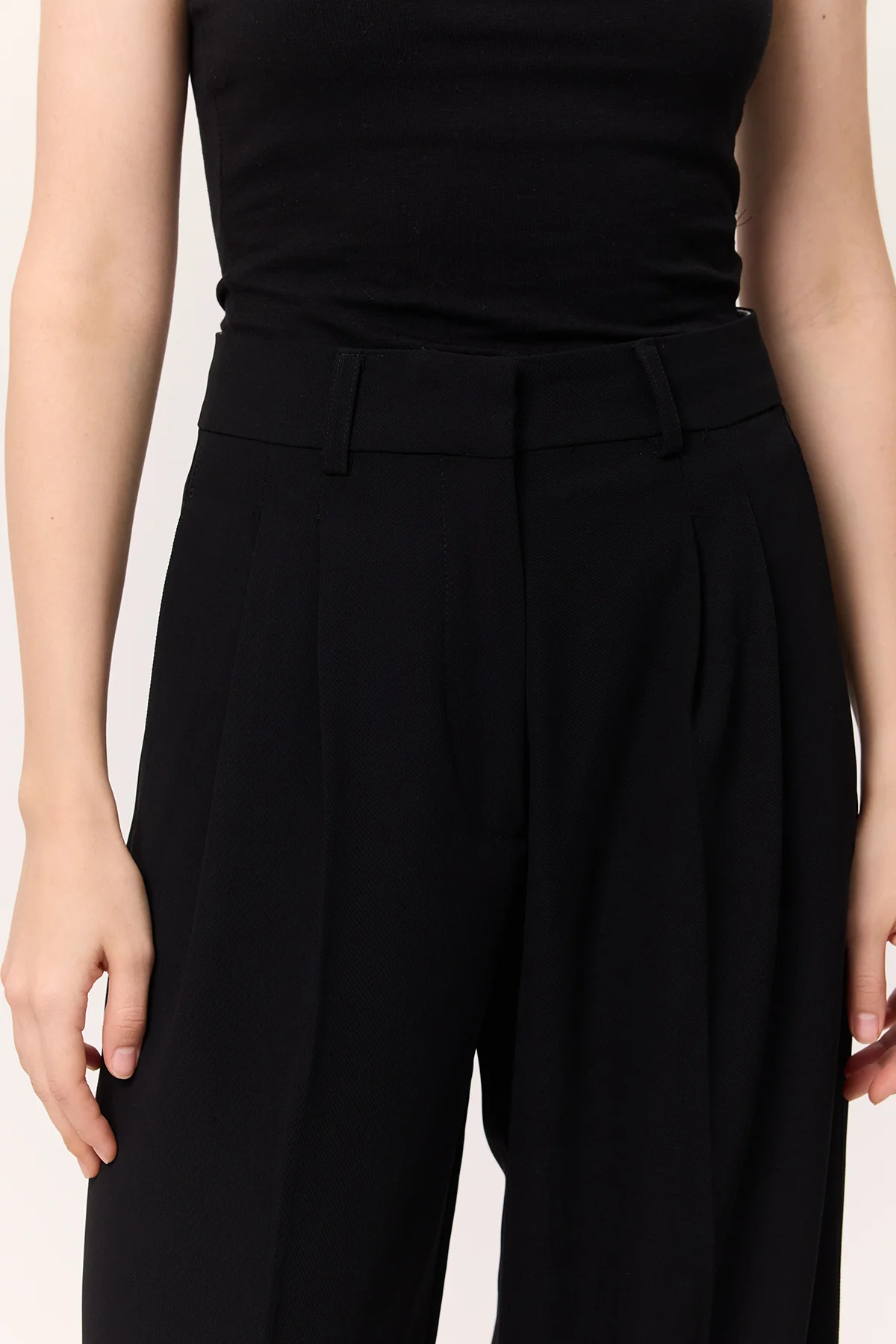 Fluid Pleated Trousers Black - Image 6