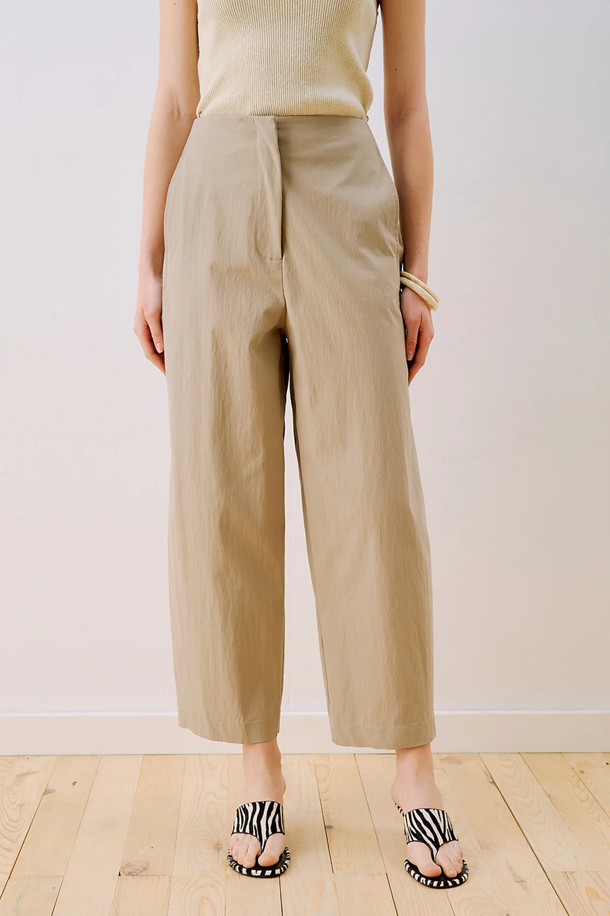 Gabardine Barrel Trousers Sand - Image 5