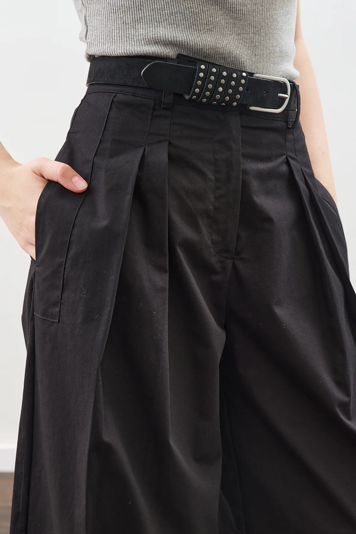 Pleated Gabardine Trousers Black - Image 8