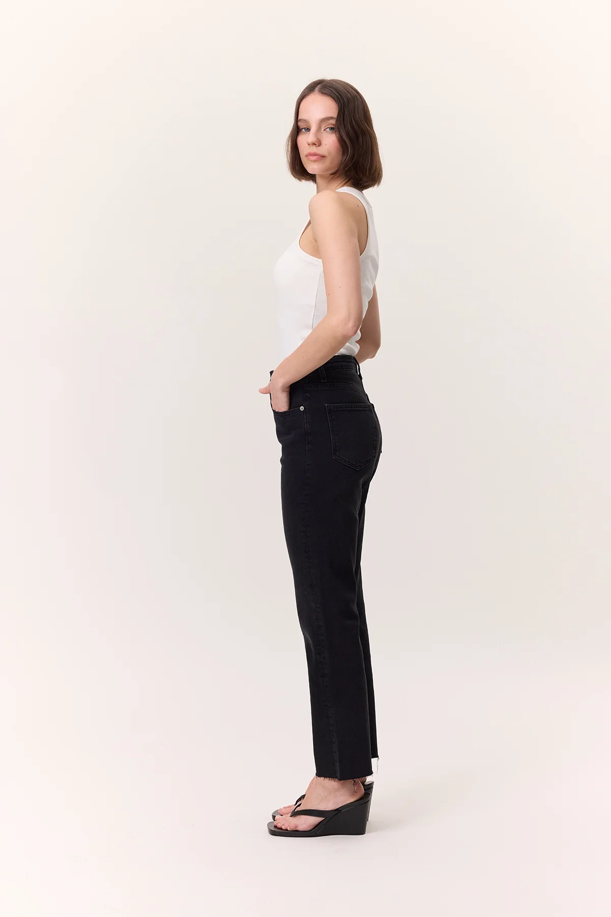 High-Rise Flared Jeans Black - Image 2