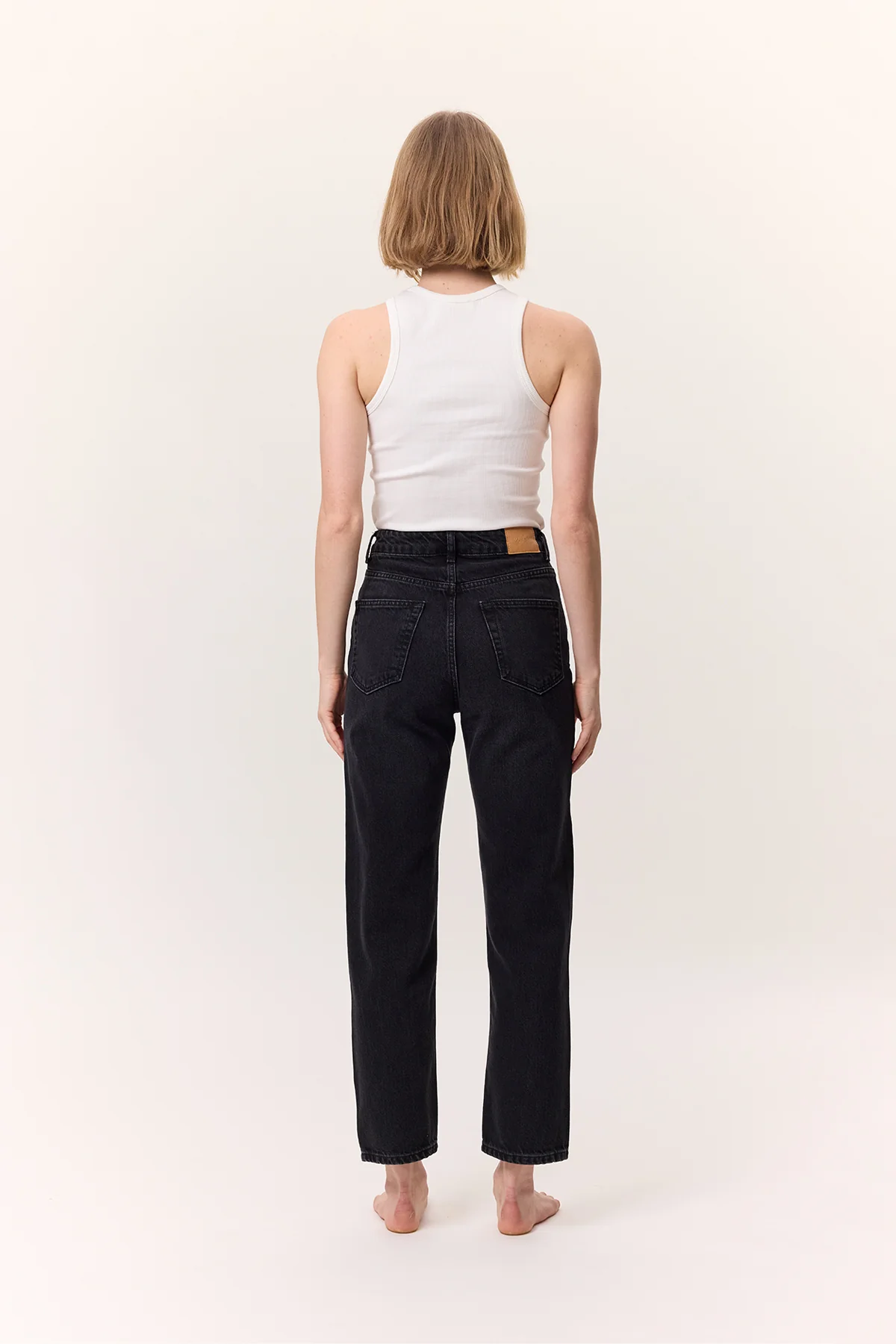 High-Waist Mom-Fit Jeans Black - Image 7