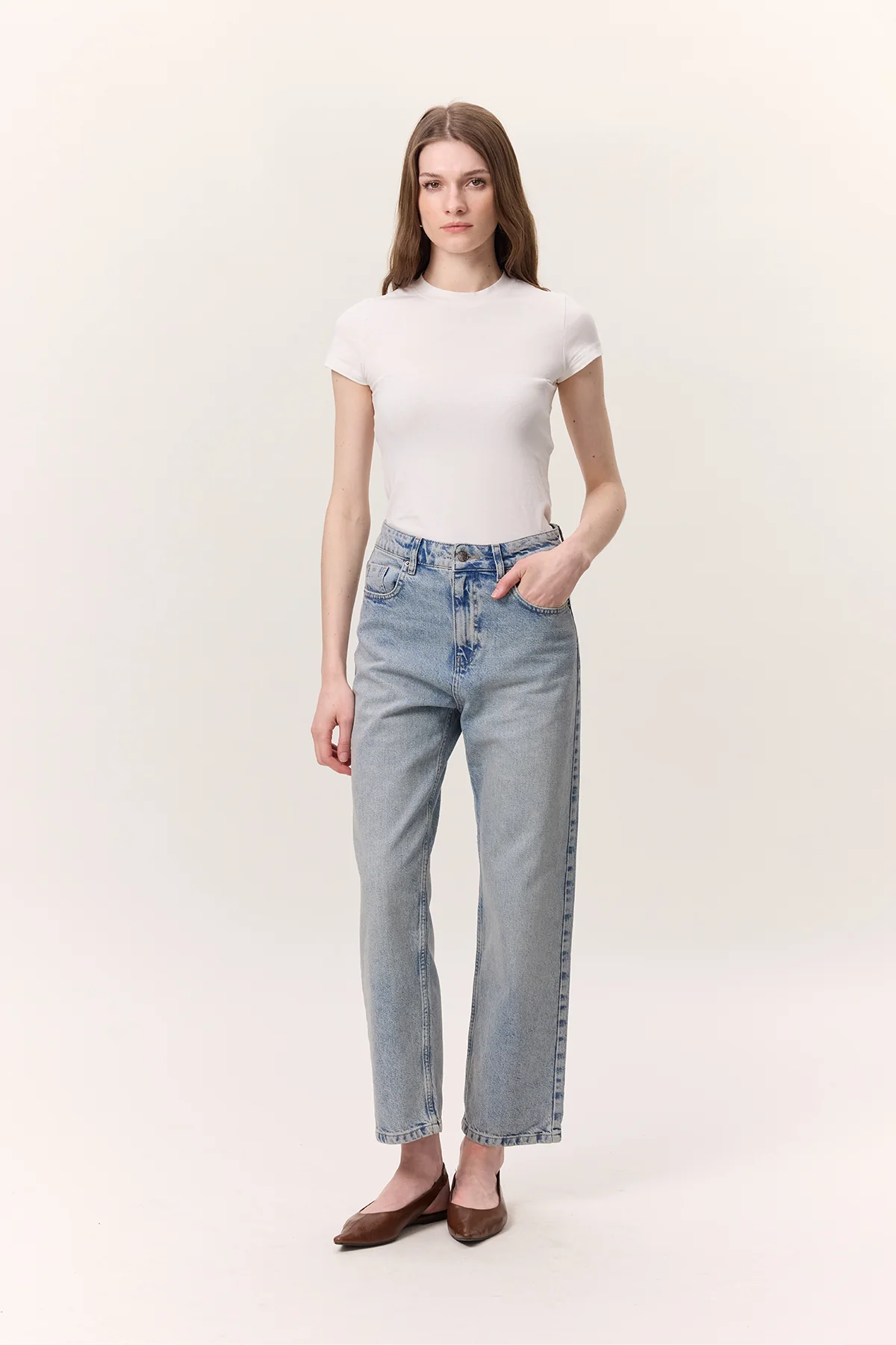 High-Waist Straight-Fit Jeans Light Blue - Image 3