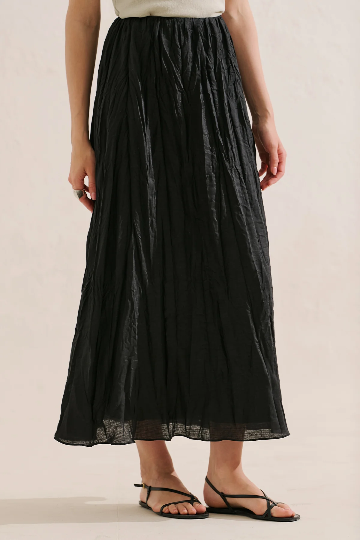 Linen Blend Crinkled Skirt Black - Image 4